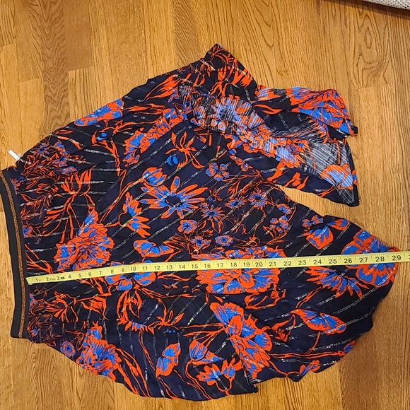 Desigual New Women's Black and Red Floral Prints Viscose Hanky Hem Skirt (Sz M) - Picture 12 of 12